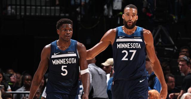 戈贝尔:正是爱德华兹的组织能力 让他变得完全不可阻挡